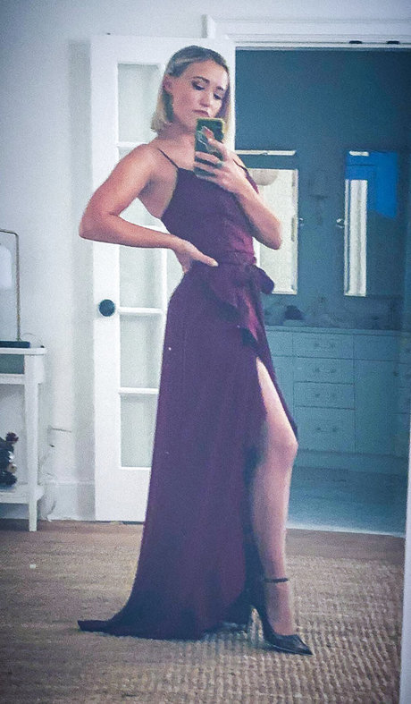 Emily Osment leaks onlyfans