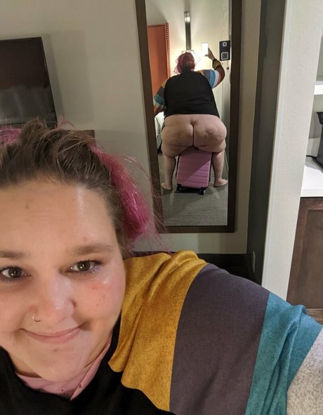 strawberry cakes onlyfans lesk