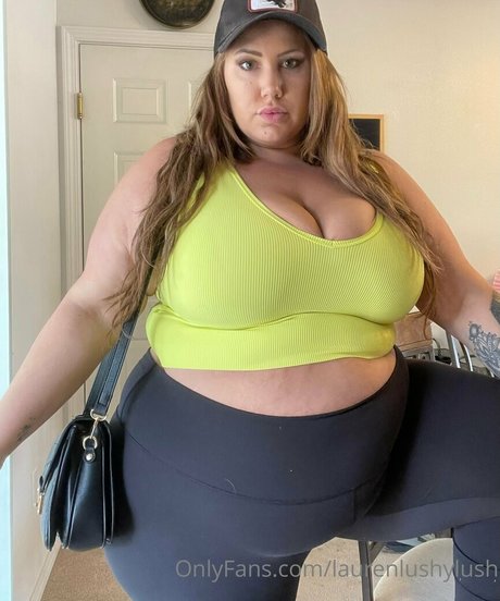 lushie lauren onlyfans model