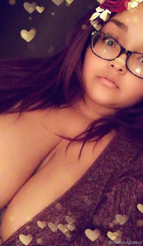 thckslutgoddess naked onlyfans leak