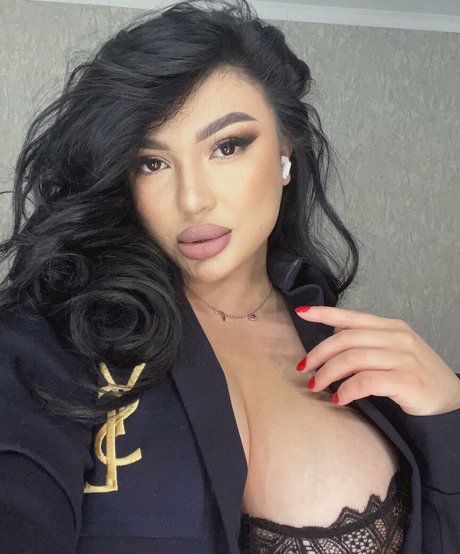 Zhansaya Dakarimova onlyfans leak