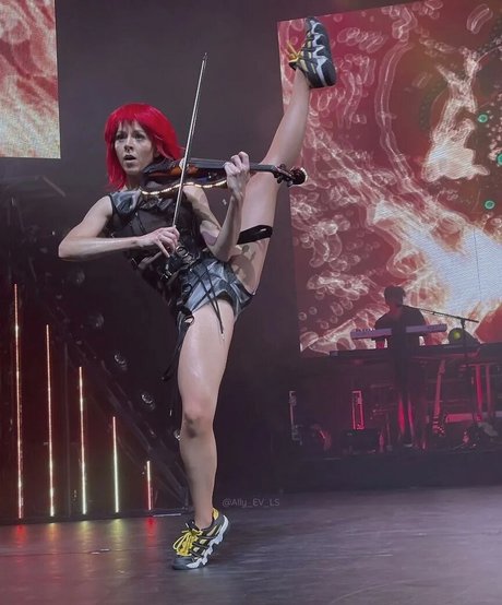 Lindsey Stirling onlyfans leajs