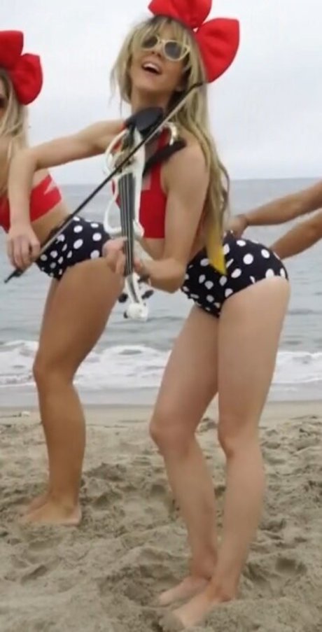 Lindsey Stirling nude onlyfans