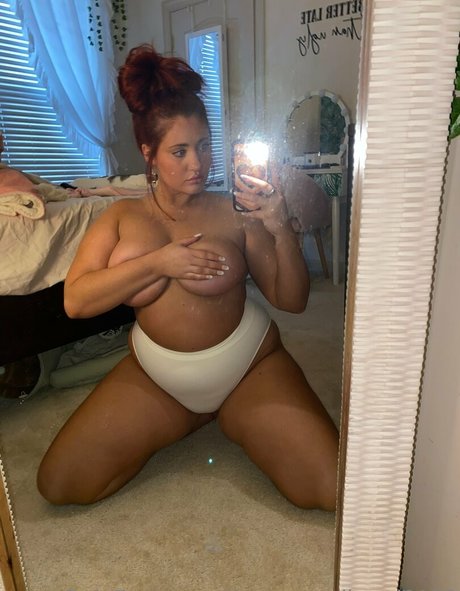 thatoneredhead0153 onlyfans creator