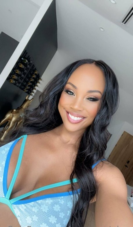 msaugustskye only fans pics