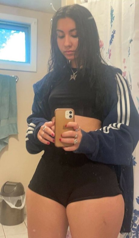 Nadial0vesyou onlyfans nude pictures