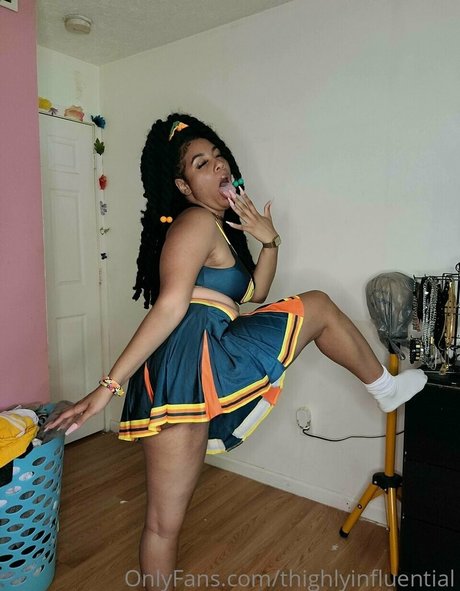 Thighlyinfluential only fans pictures