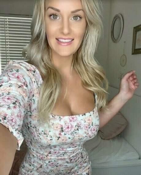 emilyyxx onlyfans pics leaked