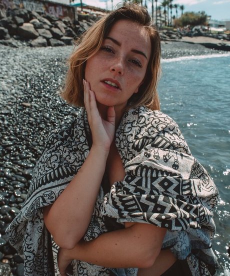 Shauna Dewit desnuda onlyfans