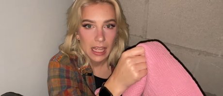 Courtney Miller onlyfans leaks xxx