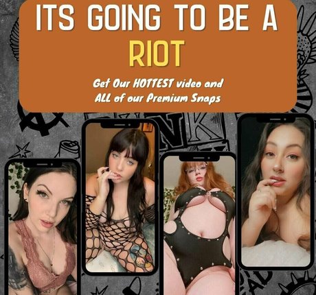 lolahleclaire onlyfans free content