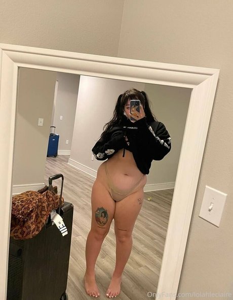 lolahleclaire onlyfans pics