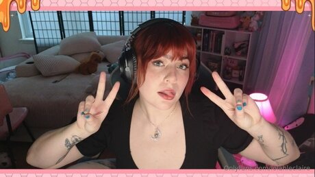 lolahleclaire onlyfans leaked.