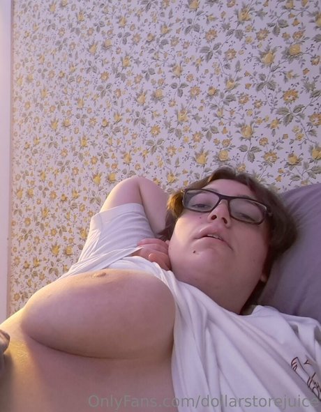 dollarstorejuice onlyfans strip tease
