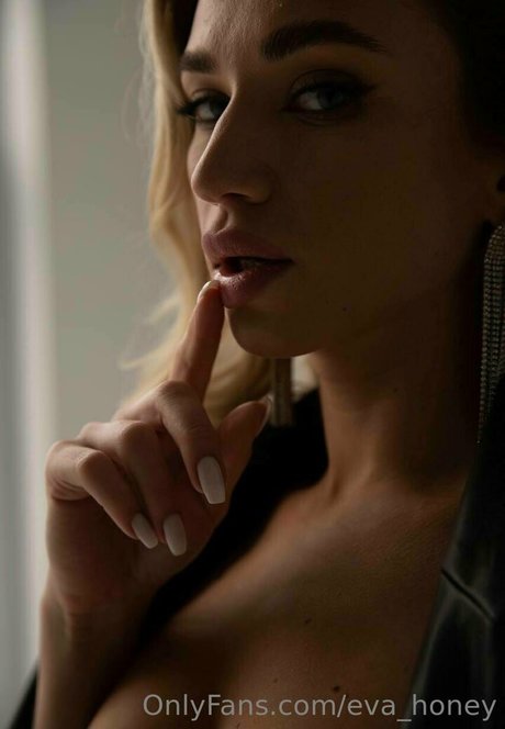 bloody lady only fans leak nude