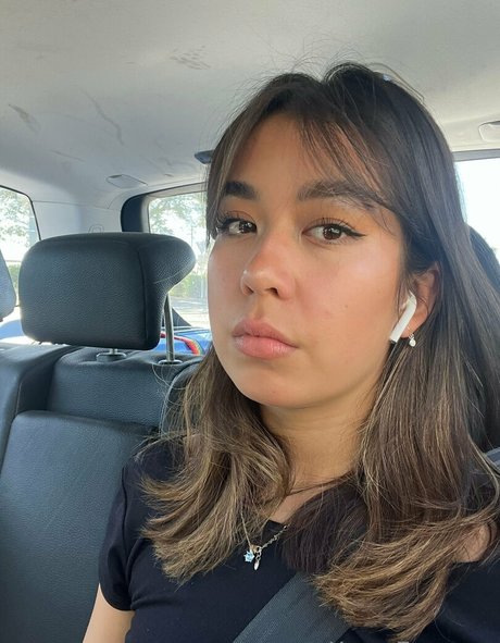 xena ezra topless onlyfans