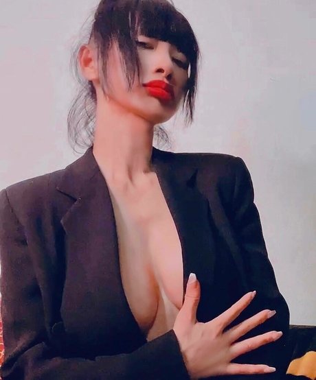 Bai Ling onlyfans leak