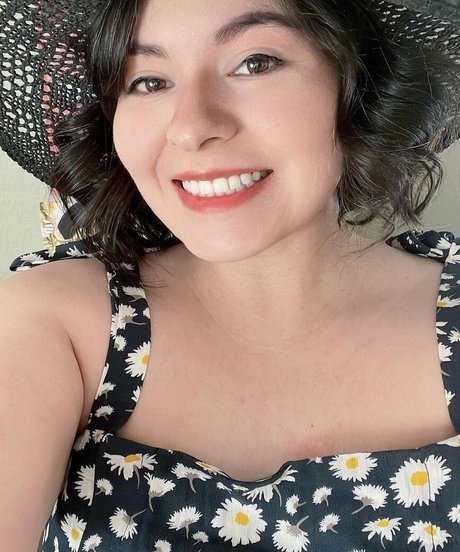 MegaMoeka naked on onlyfans