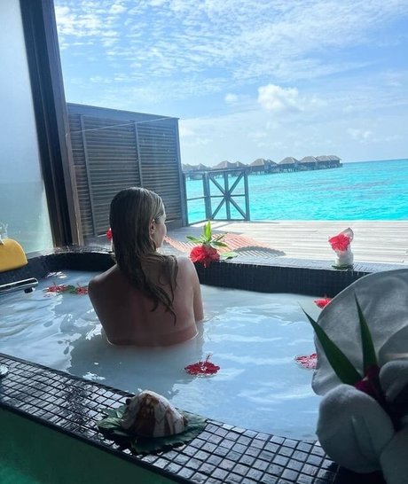 Laura Whitmore only fans free