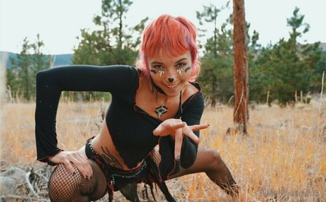 PixiePixelized onlyfans star