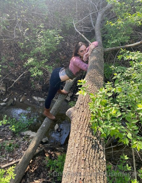 musemegara desnuda onlyfans