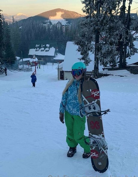 eveline hot onlyfans model images