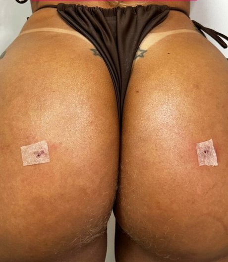 Kelly Holliver onlyfans star