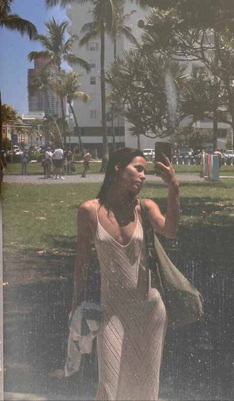 Francesca Pey onlyfans leaked tits