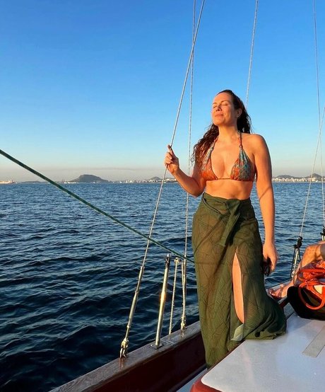 Regina Volpato onlyfans leakd