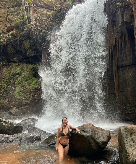 Regina Volpato onlyfans naked leak