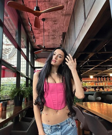 Daria Zaritskaya onlyfans leaks.