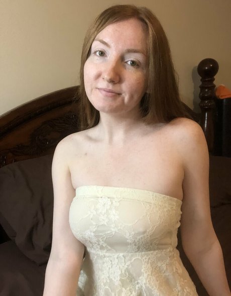 Eevee Bee hot onlyfans