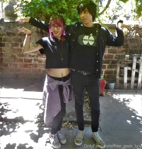 free geek boy hot onlyfans