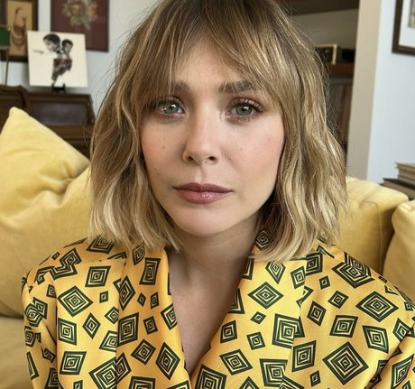 Elizabeth Olsen onlyfans tits