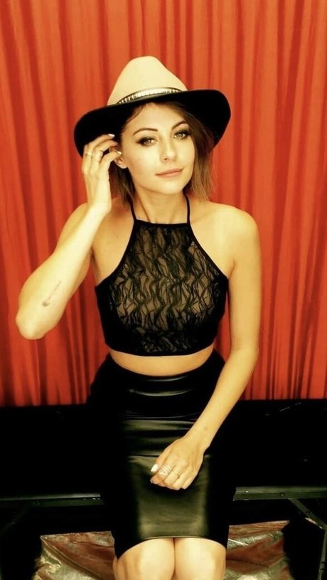 Willa Holland new onlyfans leaks