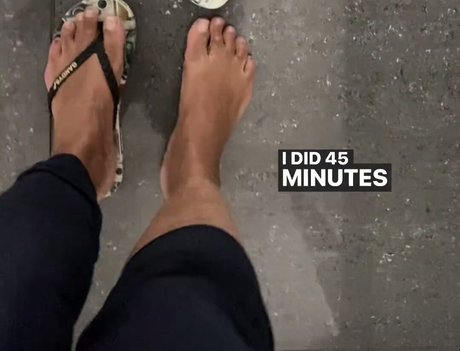 Saira Khan onlyfans nude content