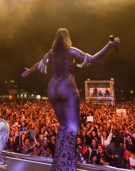 Izza Cantora naked only fans