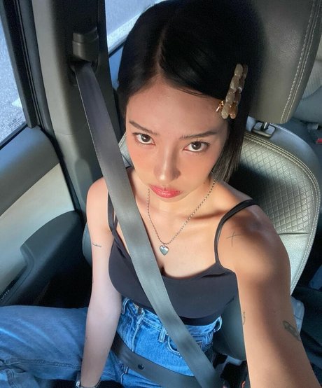 Jeon Jisu only fans pic