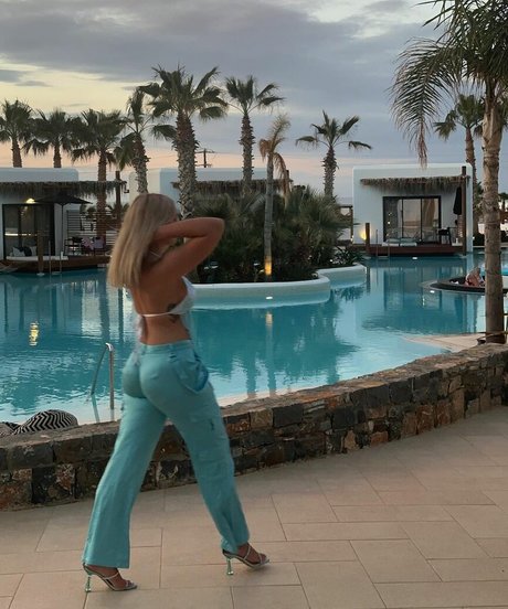 MillieT25 onlyfans public photos