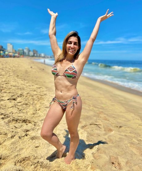 Daniele Hypolito onlyfans picture