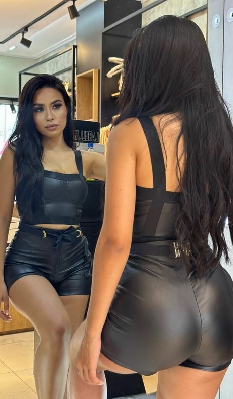 Larissa Nunes onlyfans nsfw