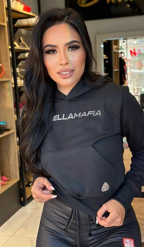 Larissa Nunes onlyfans naked