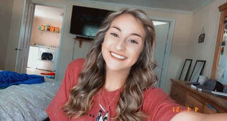 Alexis Bennett onlyfans naked pics