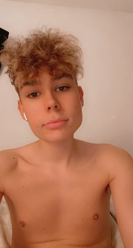 Lewis Jewitt onlyfans hot