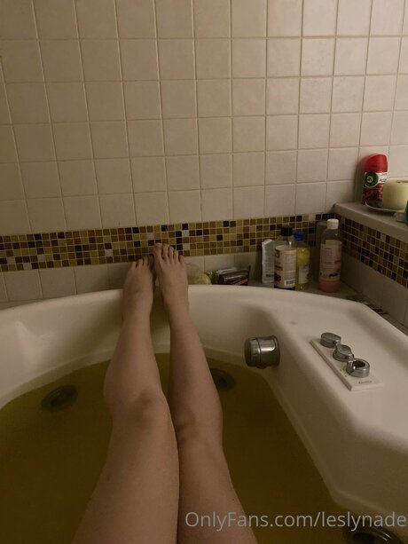 For you Lesly_ onlyfans model