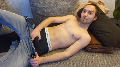 Ho ny Leon_ onlyfans post