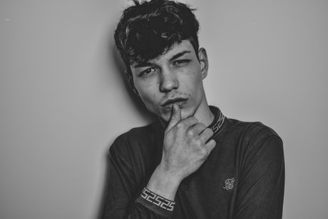 Leon Horvath naked onlyfans leak