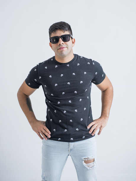 Leo F onlyfans striptease