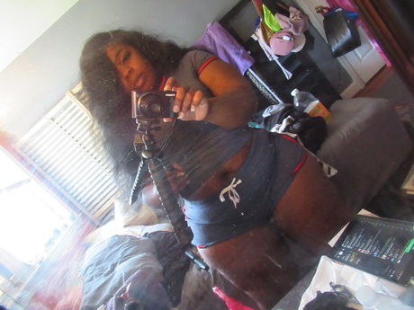 Leira Foxx on onlyfans