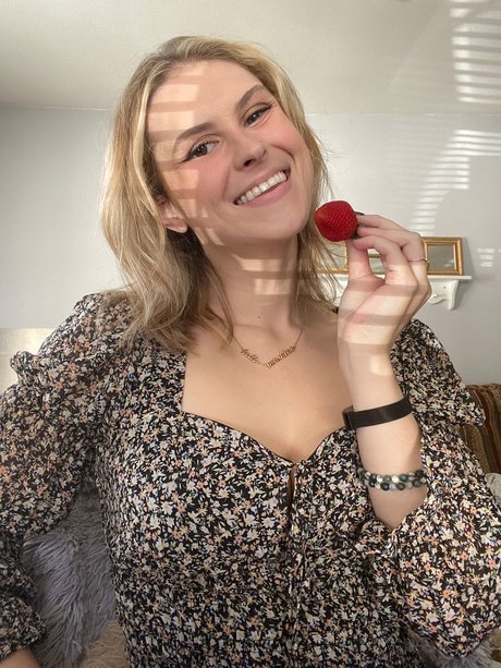 luna mika onlyfans archive